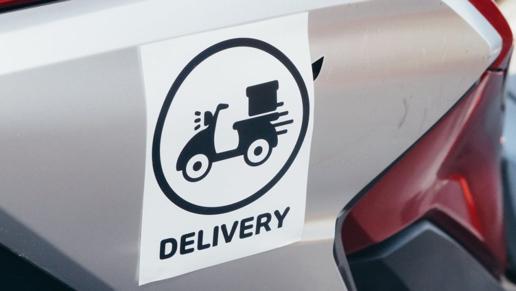 Ways How Motorcycle Delivery Services Can Improve Businesses