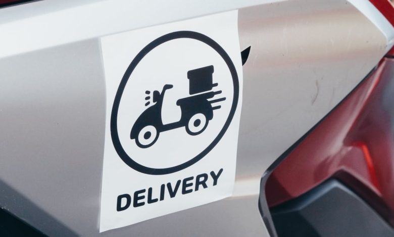 Ways How Motorcycle Delivery Services Can Improve Businesses