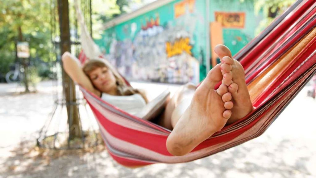 why hammocks are better than beds