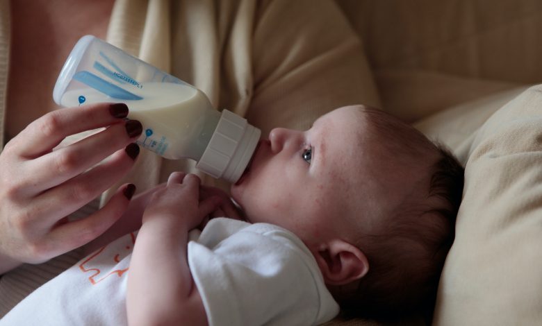 Feeding bottle